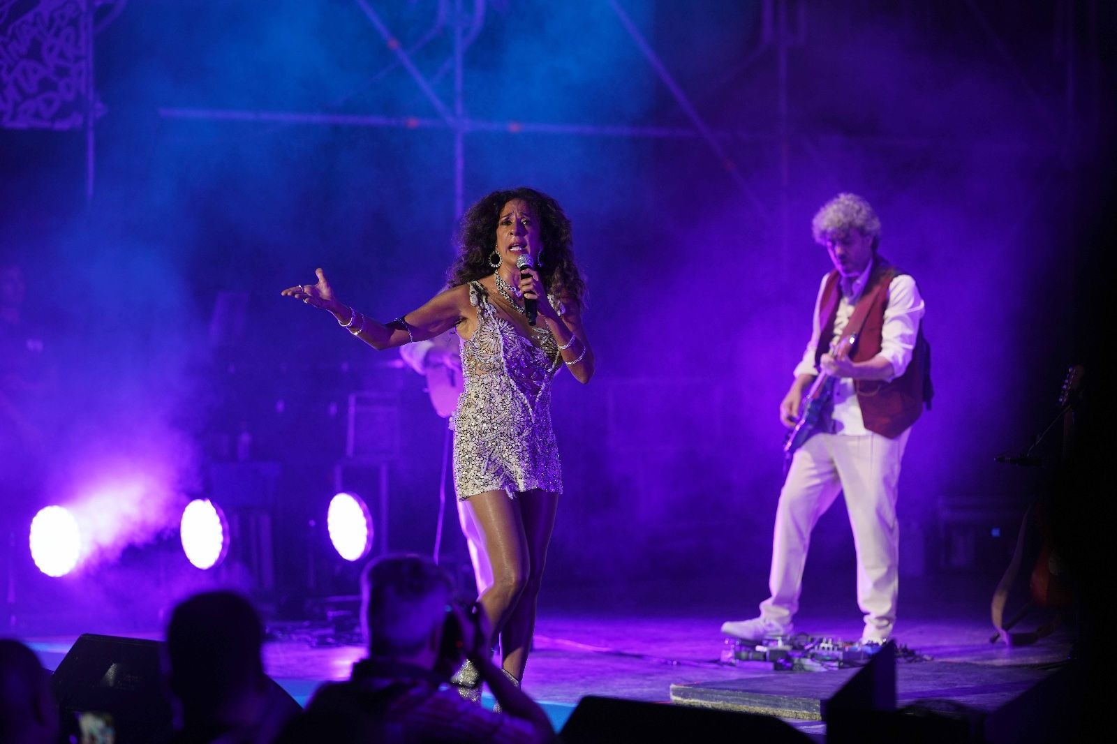 Rosario Flores enciende el Teatro de la Axerquía