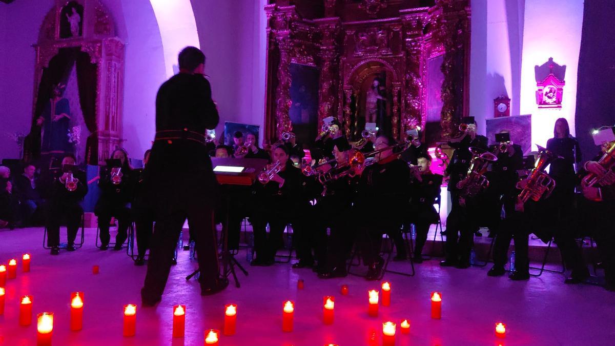 El concierto del Pórtico Musical de Semana Santa “Vía Crucis de Luz”.