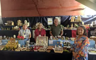 La Navidad se hace un hueco en la Feria de Muestras: el belenismo también triunfa en verano