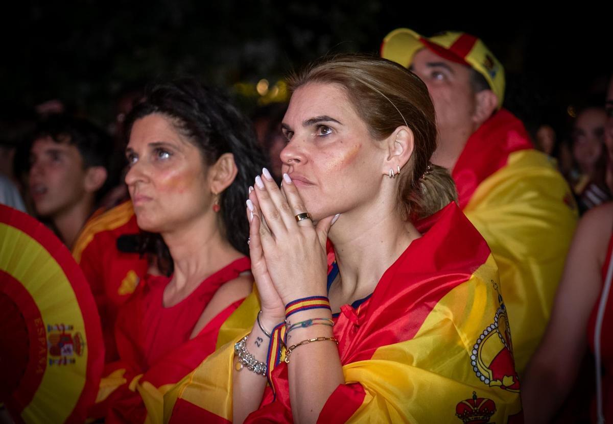 Más de 7.500 personas vivieron la final del Mundial en la Plaza de Cervantes de Alcalá: búscate en las fotos