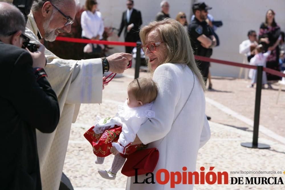 Ofrenda de flores en Caravaca: imposición de cruce