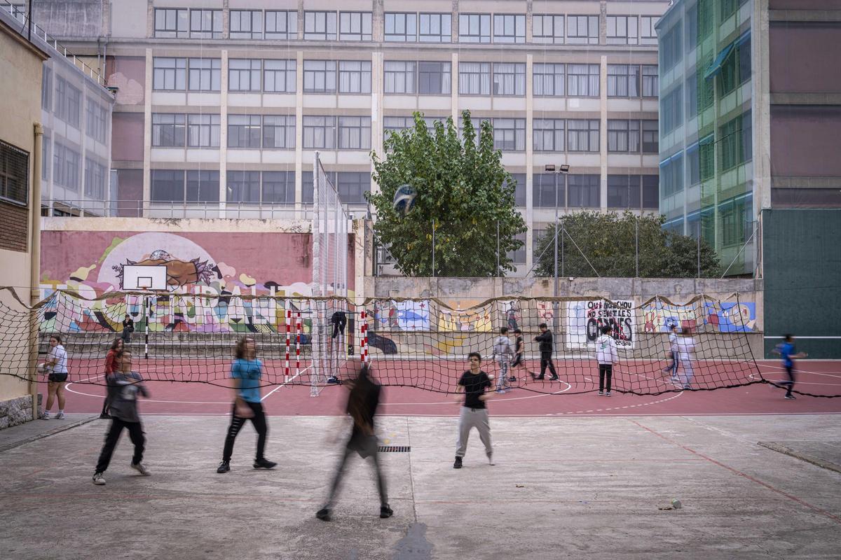 Asociaciones de Familias de Alumnos, de algunos centros educativos de Barcelona, denuncian la falta de climatización y de calefacción adecuadas . Foto archivo