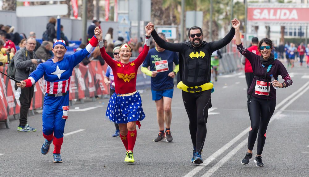 Las mejores imágenes de la 30 edición de la Media Maratón de Santa Pola