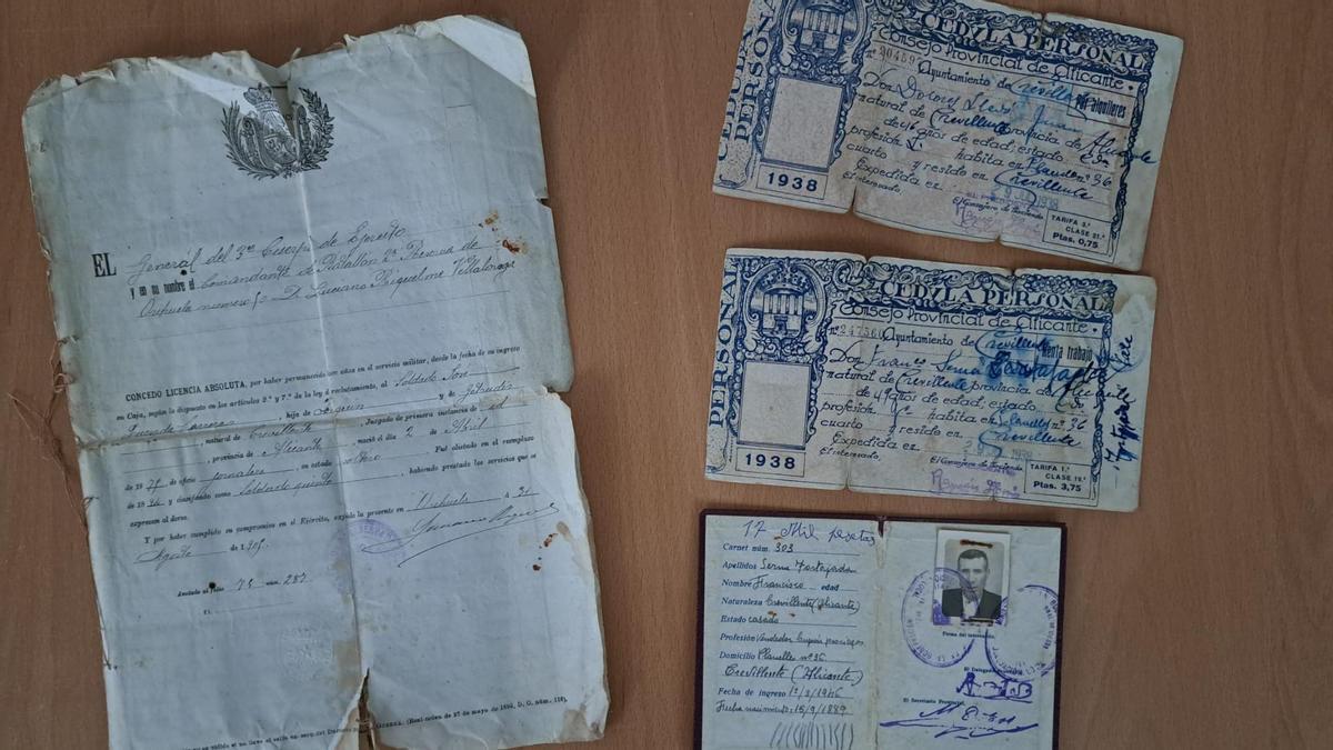 Documentos donados que narran la historia del soldado de Crevillent en la Guerra de Filipinas