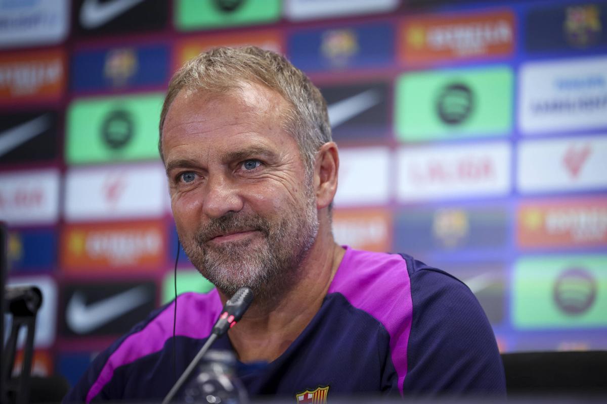 Hansi Flick, en rueda de prensa en la Ciutat Esportiva Joan Gamper.