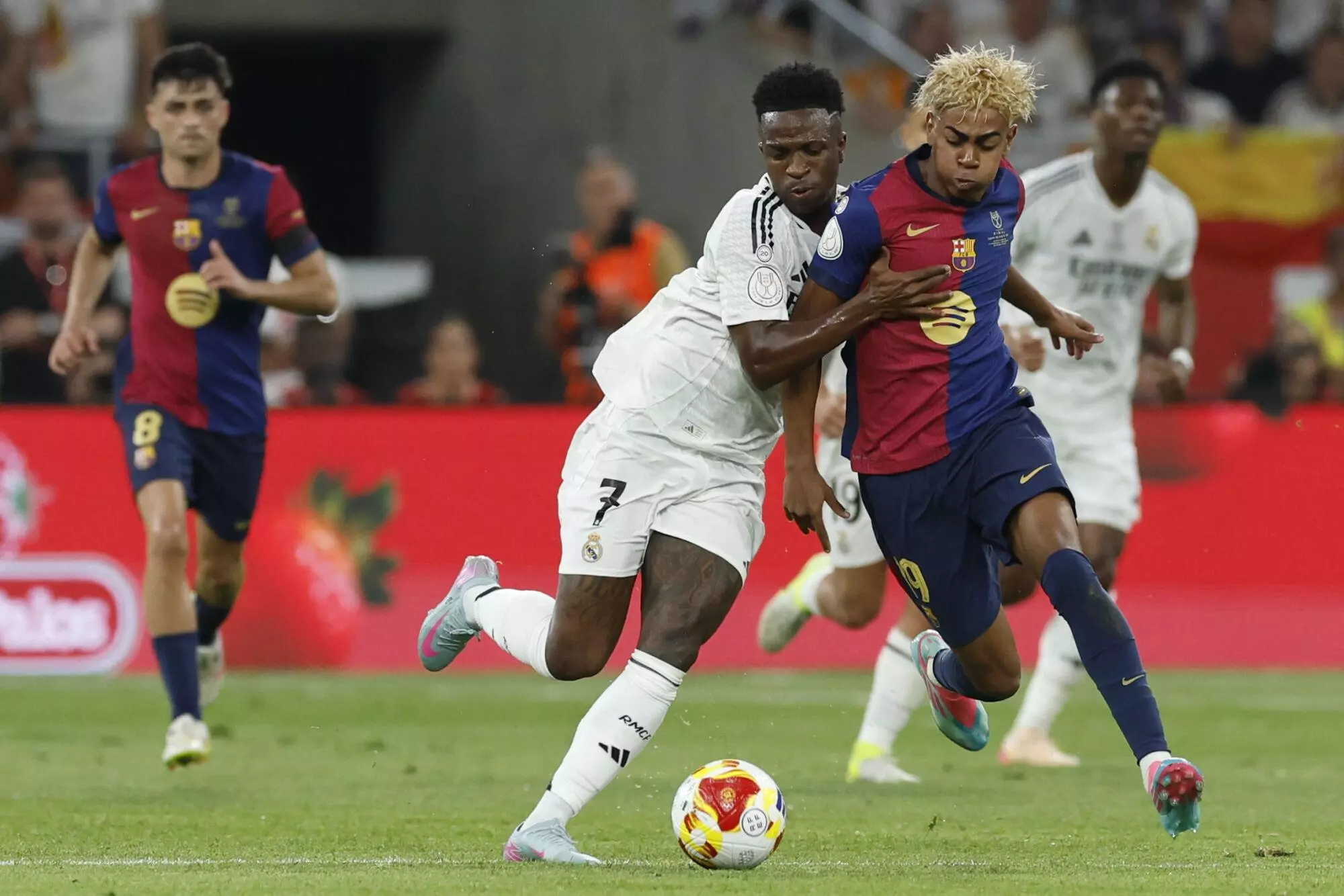 ريال مدريد يقبل تحدي برشلونة 4 ريال مدريد يقبل تحدي برشلونة 3