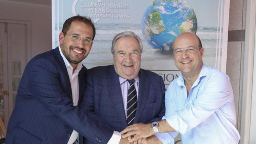 Desde la izquierda: David Martín, Jerónimo Saavedra y Óscar de Alfonso Ortega. | lp/dlp