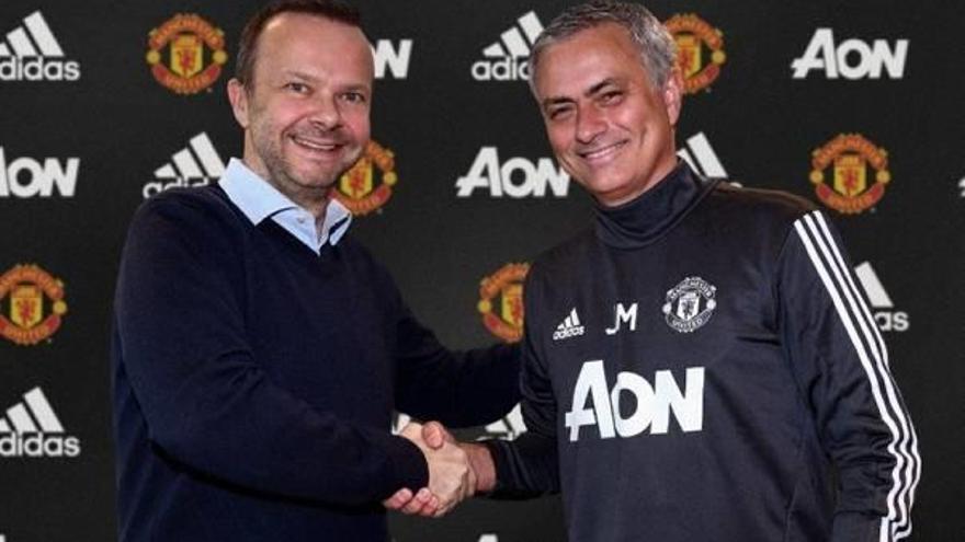 Mourinho renova amb el United fins al 2020