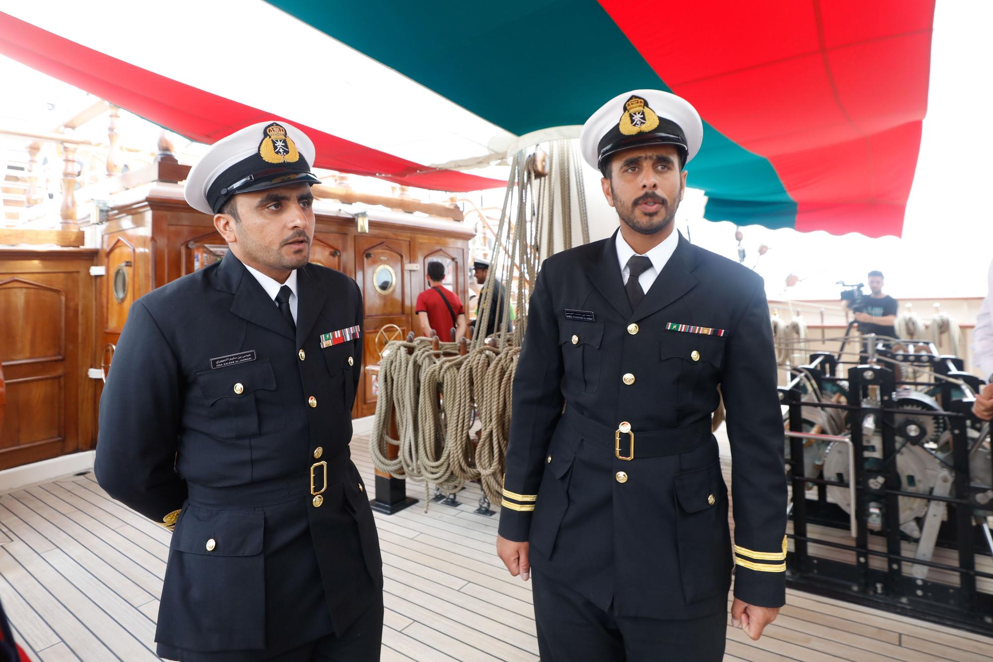 Jornada de puertas abiertas en el velero de Omán barco escuela 'Royal Shabab Omán 2'