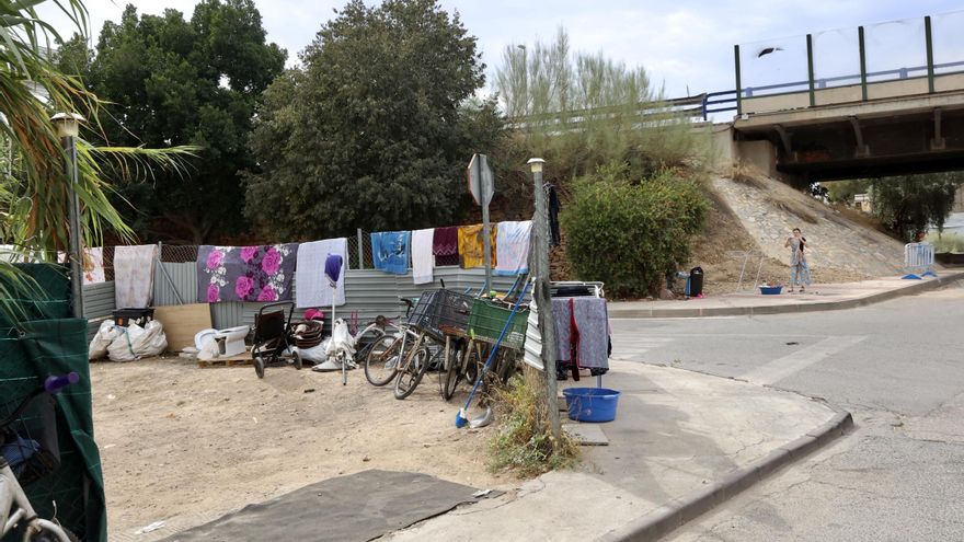 Una chatarrería ilegal siembra la discordia en San Pío y Patiño