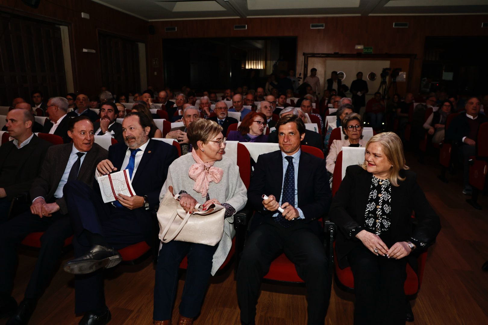 El Juli recibe el 'Premio Enrique Mora Guillén' del Ateneo