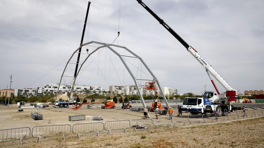 Zaragoza ‘calienta motores’ y los negocios se preparan para el Pilar: bares que compran hasta 40 barriles