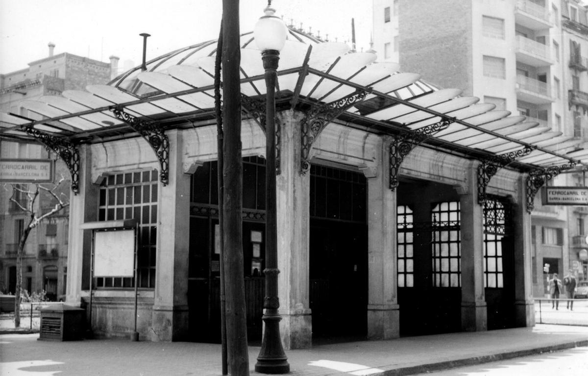 Imagen antigua del edículo de la estación de Sant Gervasi
