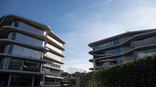 La CNMV multa a Grifols con casi 1,4 millones de euros por los defectos en sus informes financieros