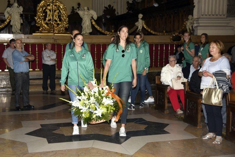 La ofrenda de flores a la Virgen del Pilar por el Mann Filter