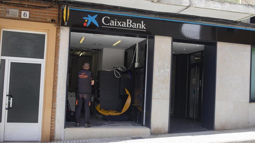 Perpetran un &quot;alunizaje&quot; contra una oficina bancaria de la Llosa de Ranes