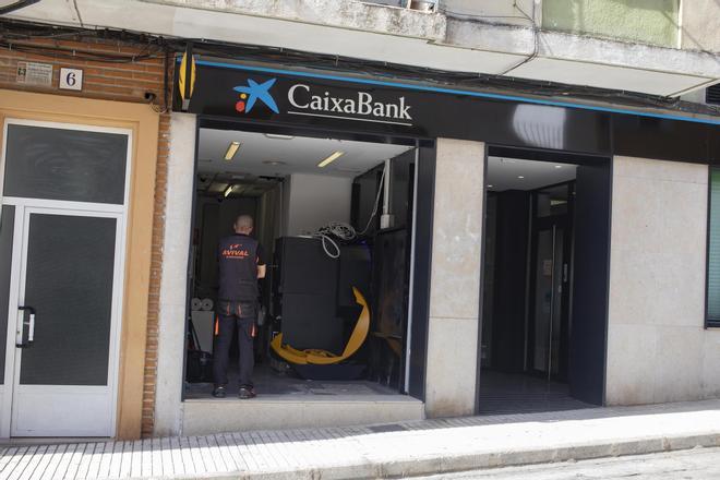 Perpetran un "alunizaje" contra una oficina bancaria de la Llosa de Ranes