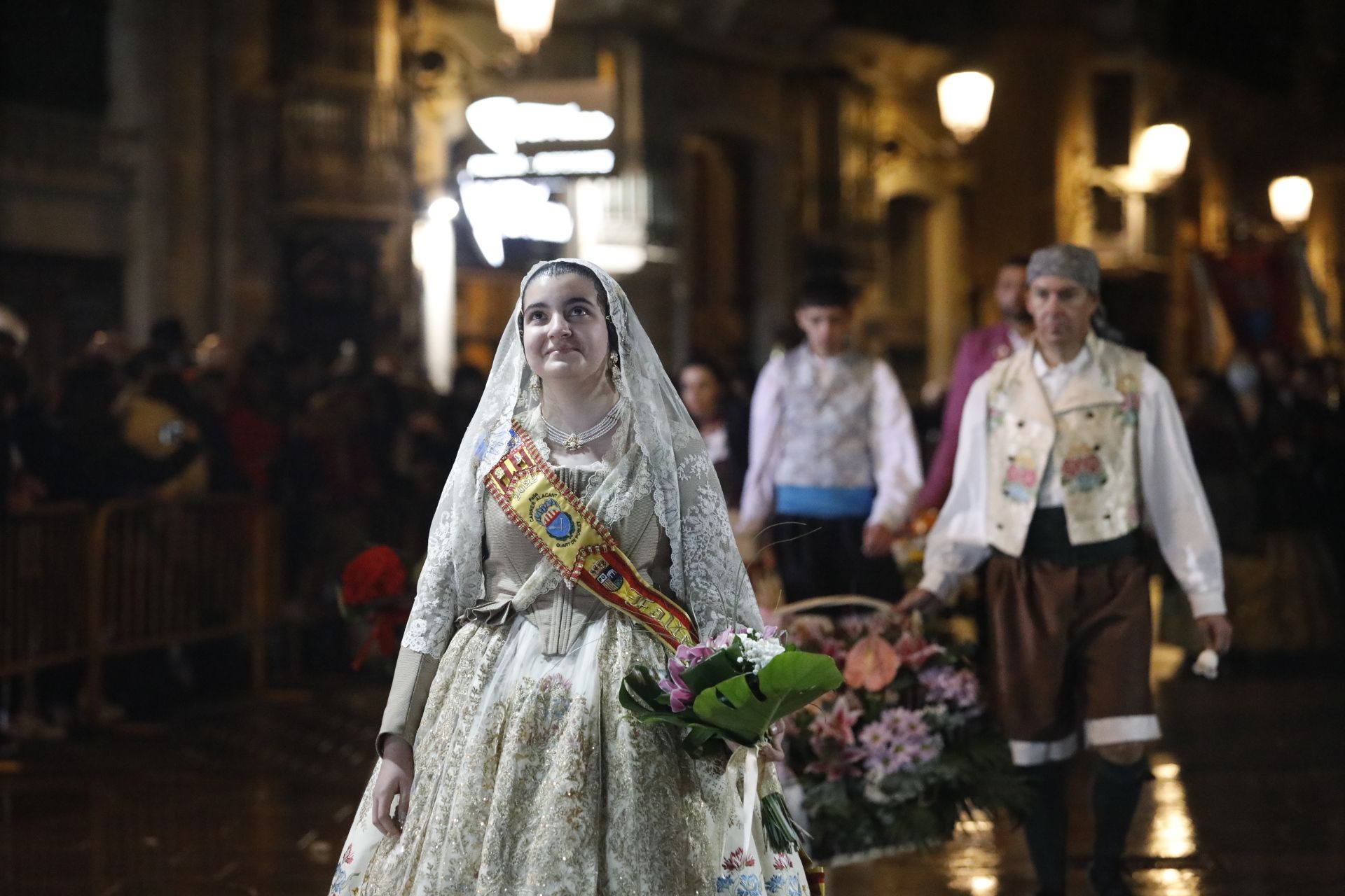 Búscate en el primer día de ofrenda por la calle Quart (entre las 22:00 a las 23:00 horas)