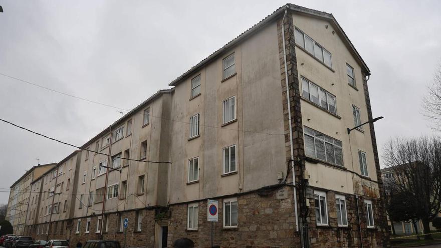 La falta de empresas y recursos lastran el mantenimiento del parque de vivienda de Santiago