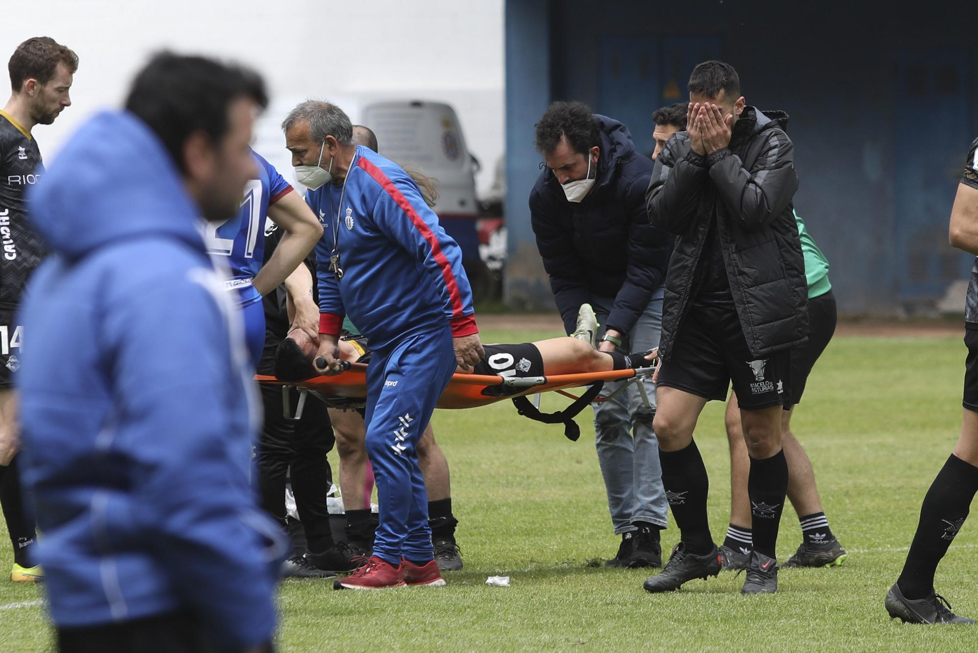 El Suárez Puerta se queda helado con la grave lesión de Cristian, jugador del Caudal