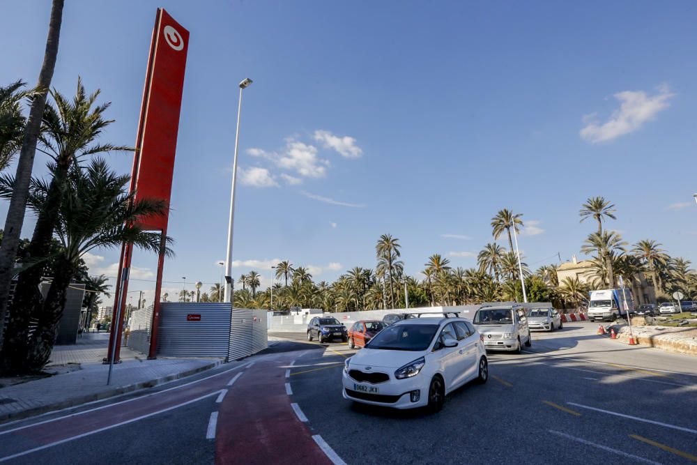 Atascos en el entorno de las obras de Renfe en Elc