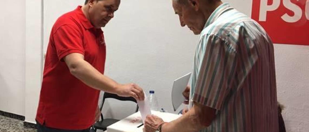 Dimas Vázquez, concejal y portavoz socialista de Sueca en el momento de la votación.