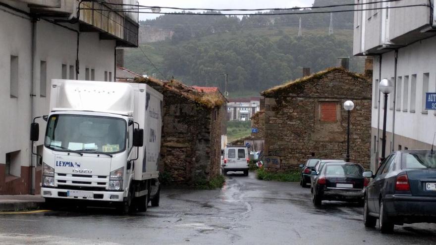 El PSOE de Arteixo exige el desbloqueo de la regeneración del barrio de As Eiras, en Meicende: "A veciñanza leva oito anos soportando rúas a medio facer"