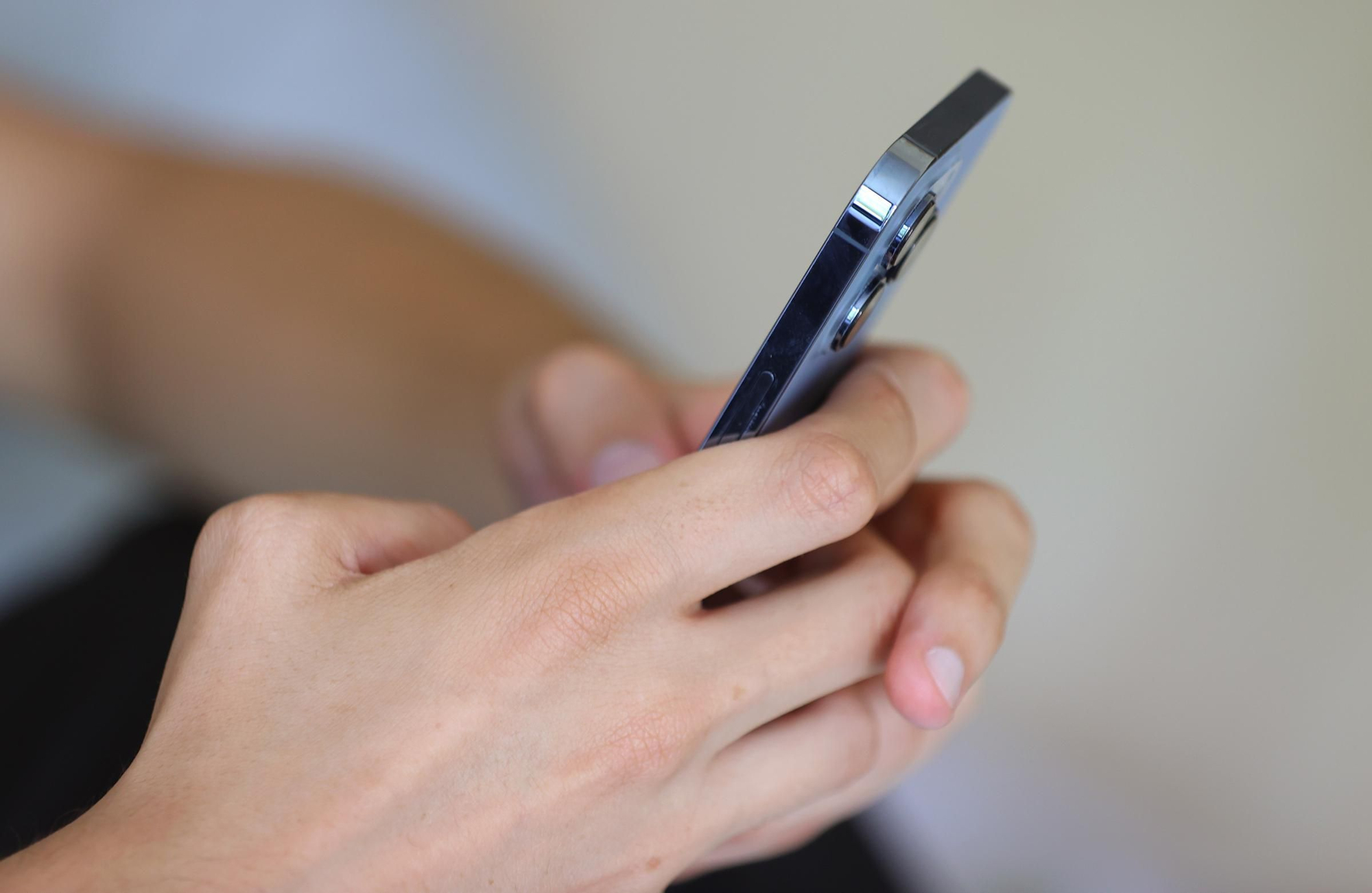 Kinder und Jugendliche sind online ungeschützt schädlichen Inhalten und Kontakten ausgesetzt