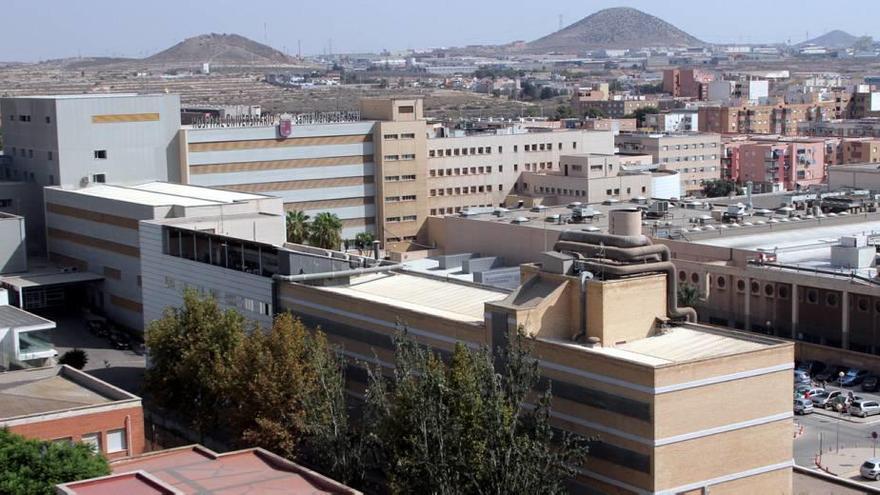 Los primeros pacientes pernoctarán en el hospital el martes tras ser operados.