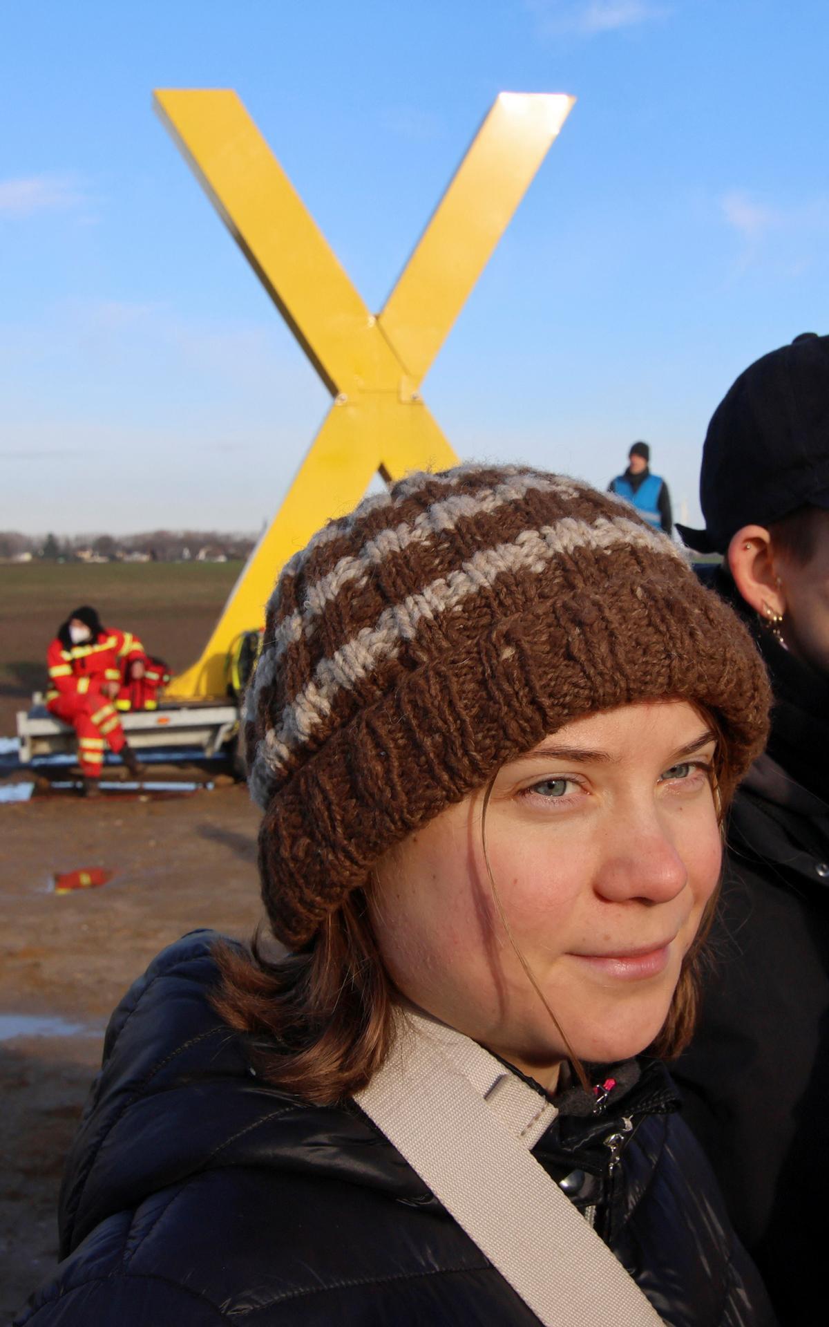 La activista climática Greta Thunberg protesta contra la expansión de la mina de lignito a cielo abierto Garzweiler de la empresa de servicios públicos alemana RWE a Luetzerath, Alemania