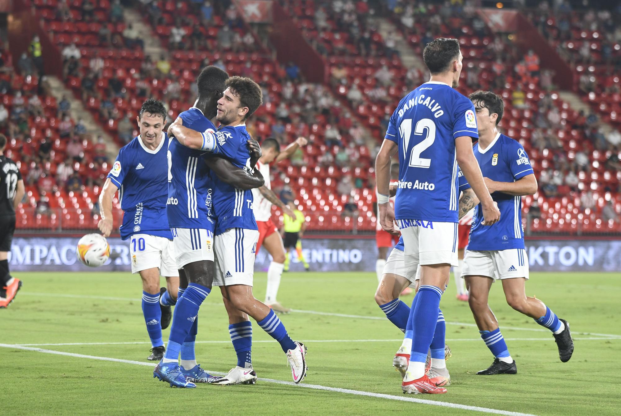 El partido entre el Almería y el Real Oviedo, en imágenes