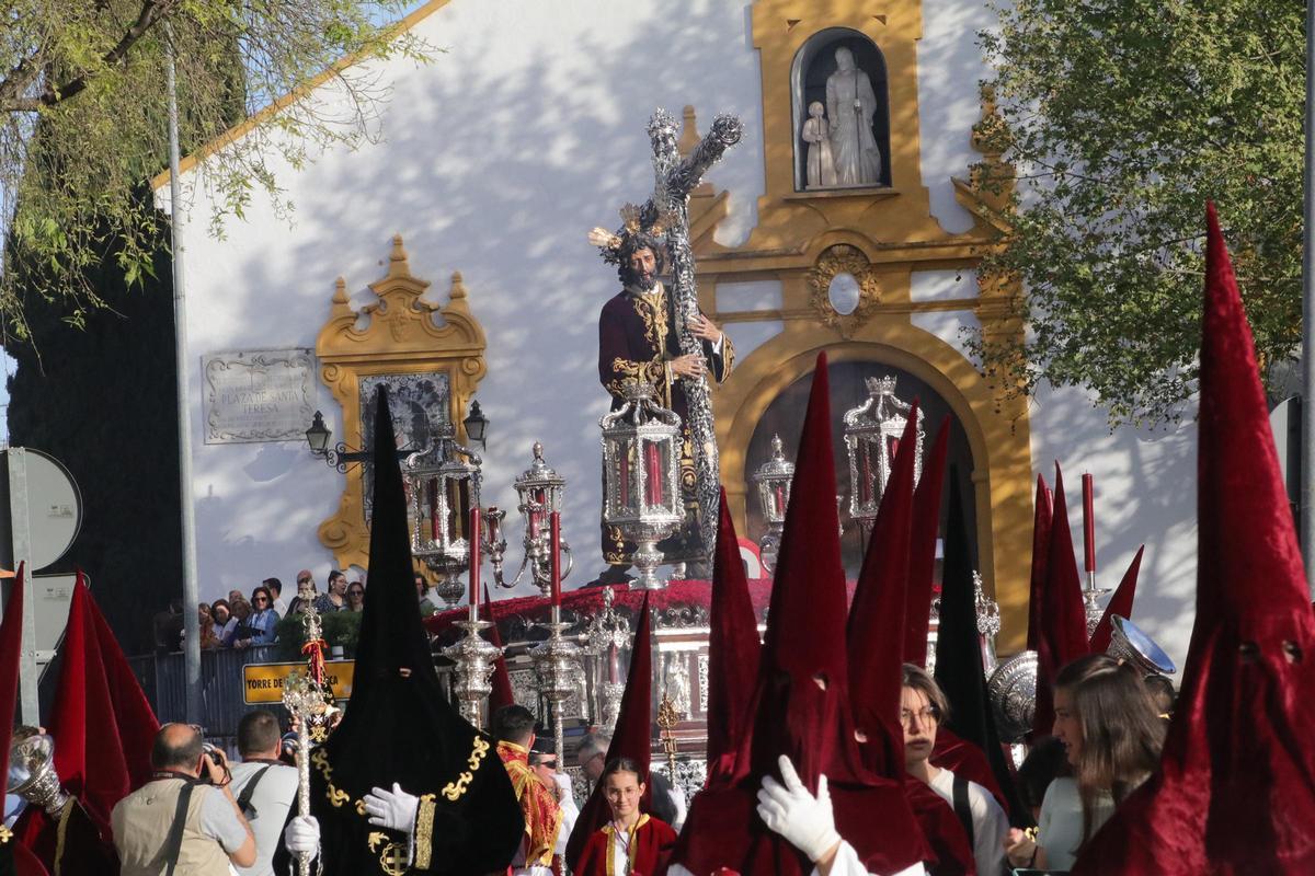 La Hermandad de la Vera Cruz en la tarde del Lunes Santo La Hermandad de la Vera Cruz en la tarde del Lunes Santo