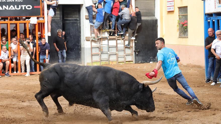 Galería de fotos de la primera tarde de toros de las fiestas de Santa Quitèria en Almassora