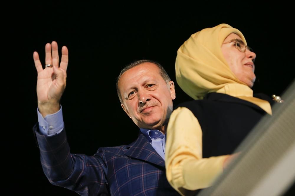 Erdogan gana el referéndun constitucional en Turquía