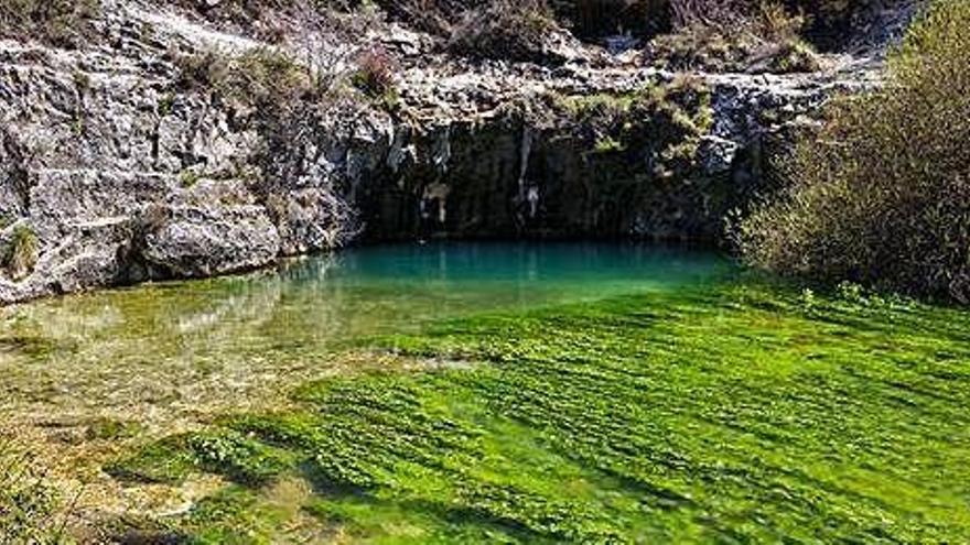 El pou Blau guarda al seu interior un territori de galeries subaqüàtiques i sifons