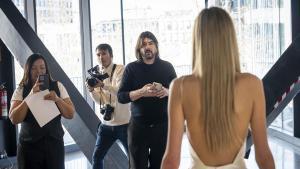 Barcelona, 25/02/2026 Culura. Encuentro con el diseñador de alta costura Stéphane Rolland (el invitado de este año para la Barcelona Bridal Fashion Week, que se celebrará en abril) con estudiantes de diseño de vestidos de novia, en la escuela LCI Barcelona. AUTOR: MANU MITRU