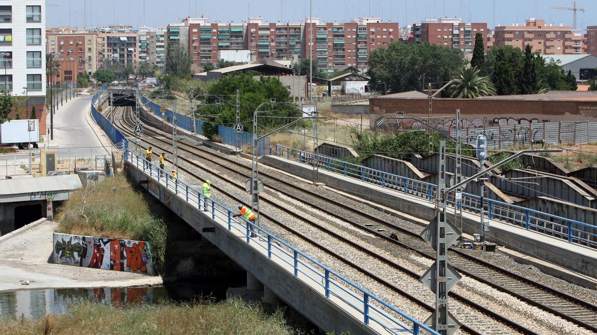 El túnel de Serrería, atraviesa los barrios del Cabanyal y el Grao y sale a la altura de la calle Ibiza y el cementerio del Grao