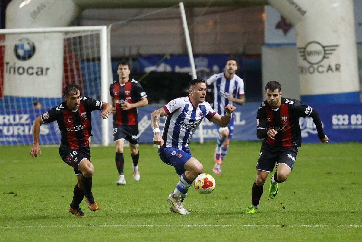 Kevin Bautista, durante el partido de la primera vuelta ante el Arenas de Getxo.