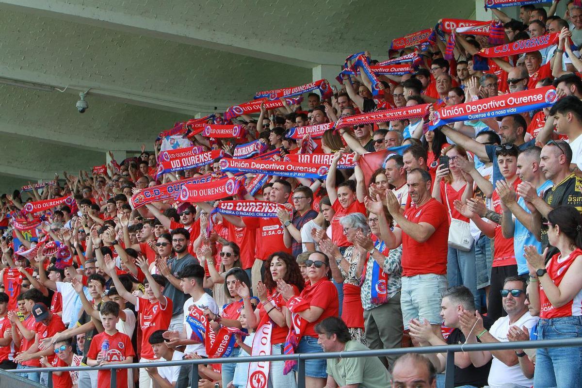 La UD Ourense celebra la victoria ante la UB Conquense a la espera del partido de vuelta