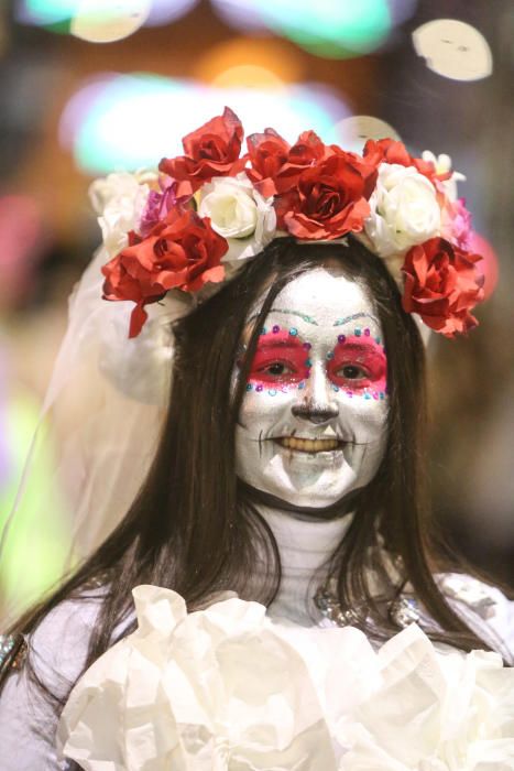 El Carnaval llena Benidorm de disfraces