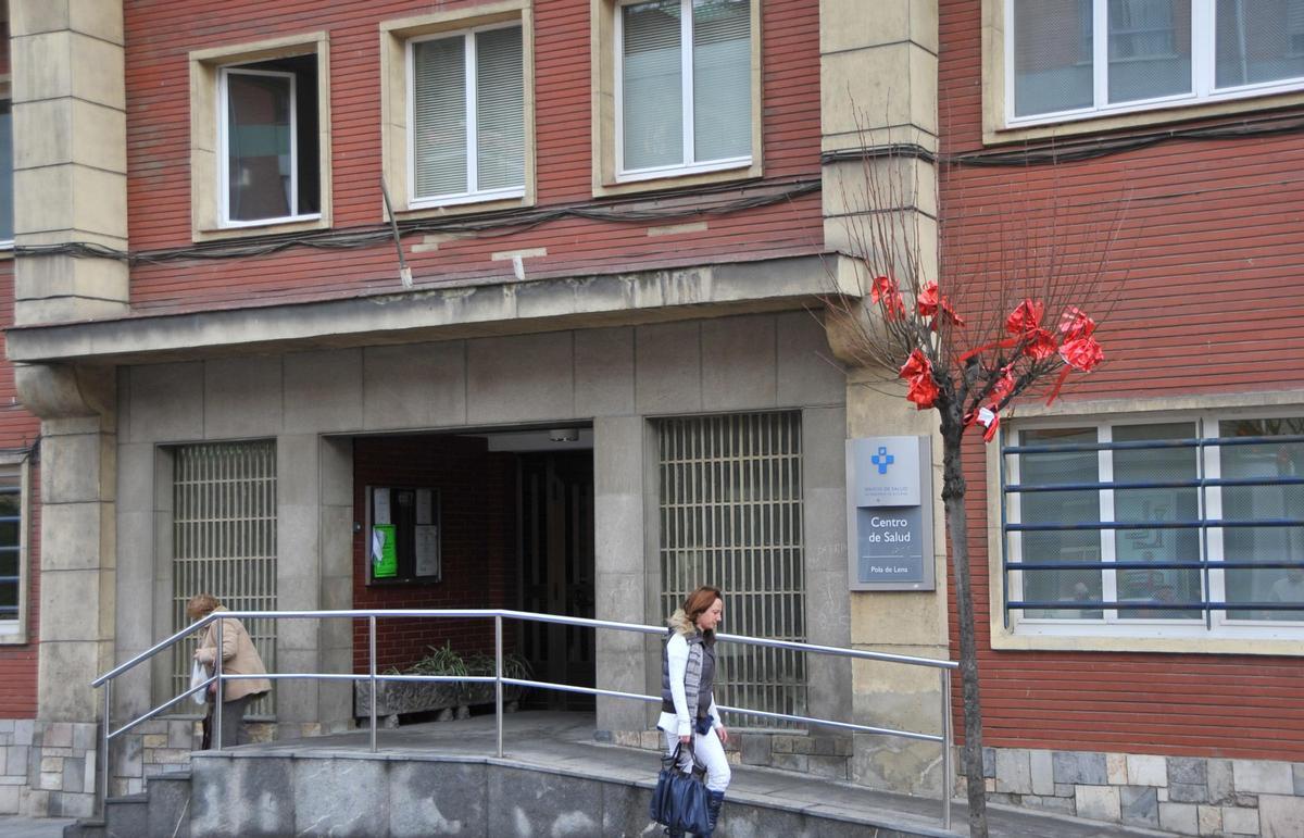 El actual centro de salud de Pola de Lena, en una imagem de archivo.