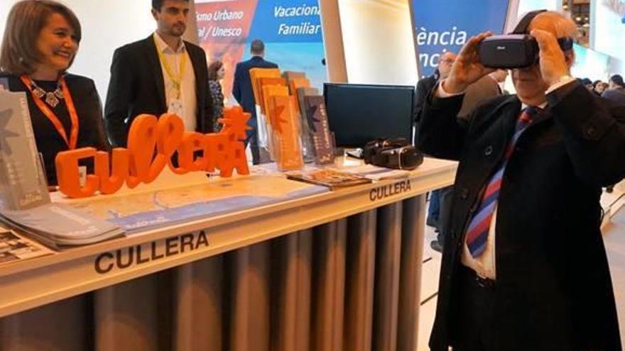 Alzira endulza Fitur con la «reganyà» y promociona el gran potencial de sus fallas