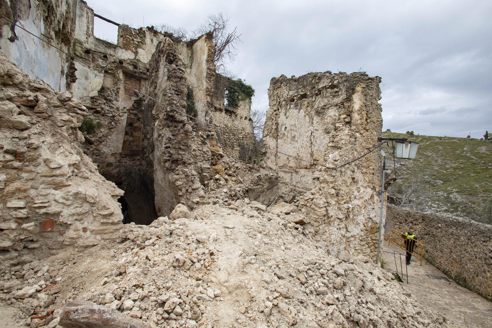 Se derrumba una casa del Barri Medieval de Bocairent