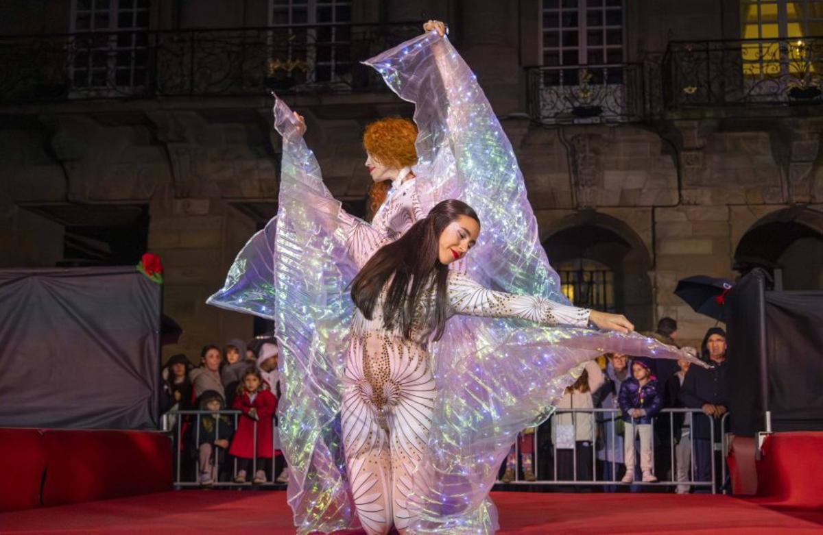 Dos de las integrantes de Pistacatro en el Obradoiro. | Jesus Prieto