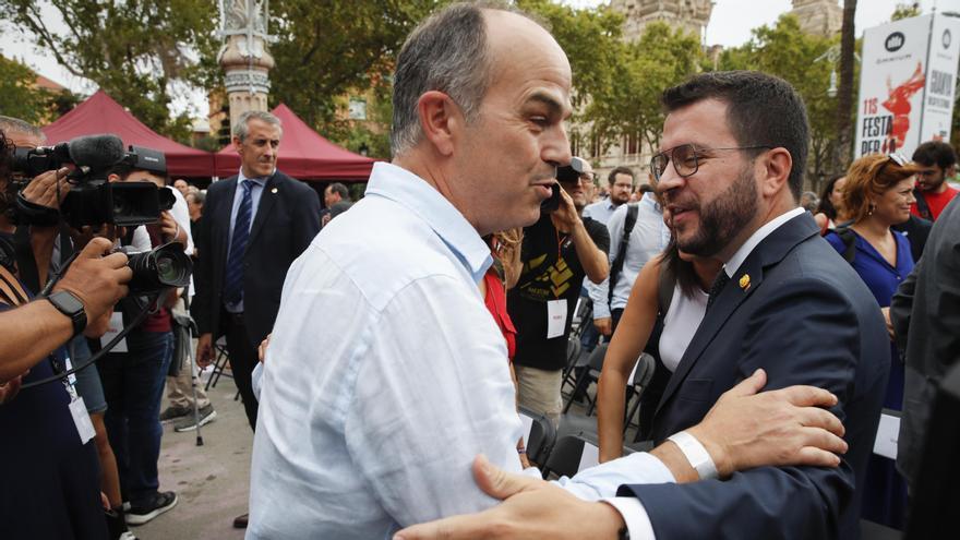 El secretario general de Junts, Jordi Turull, y el 'president' Pere Aragonès.