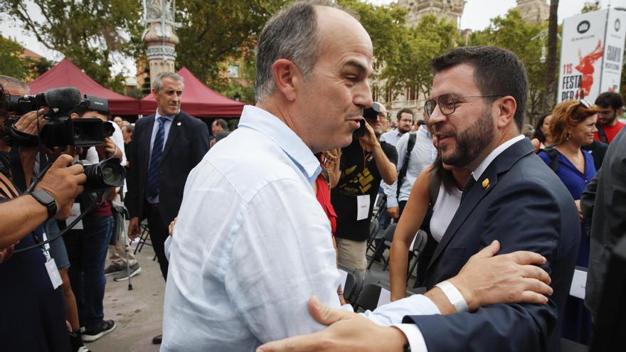 El secretario general de Junts, Jordi Turull, y el 'president' Pere Aragonès.