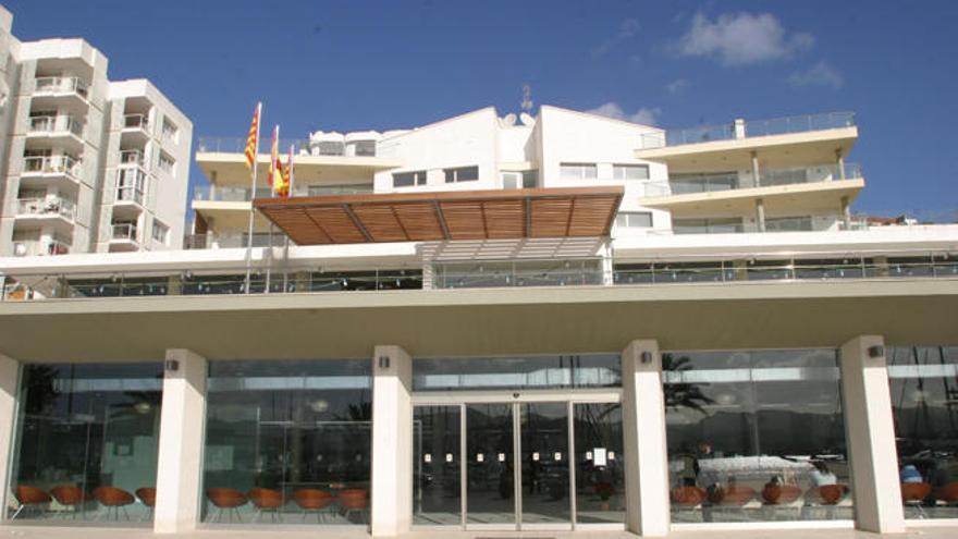 Fachada del Ayuntamiento de Sant Antoni.