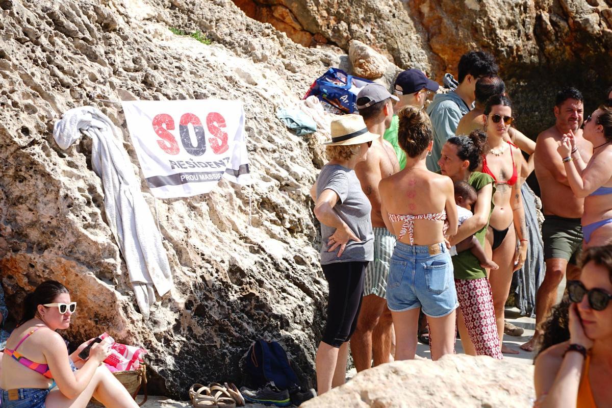 Los mallorquines 'recuperan' el Caló des Moro