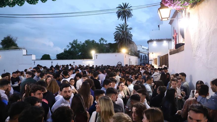 Los vecinos afirman que &quot;el Ayuntamiento ha cumplido&quot;, pero instan a evitar las &quot;cruces pub&quot;