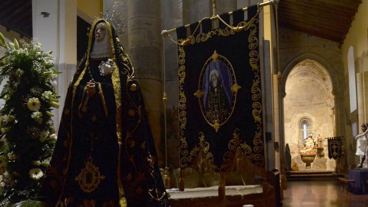 Imagenes de la Semana Santa de Benavente, en la iglesia de San Juan. | E. P.